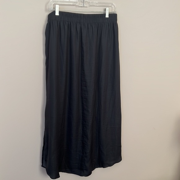 𝅺LOFT l Dark Gray Maxi Skirt - Picture 2 of 4